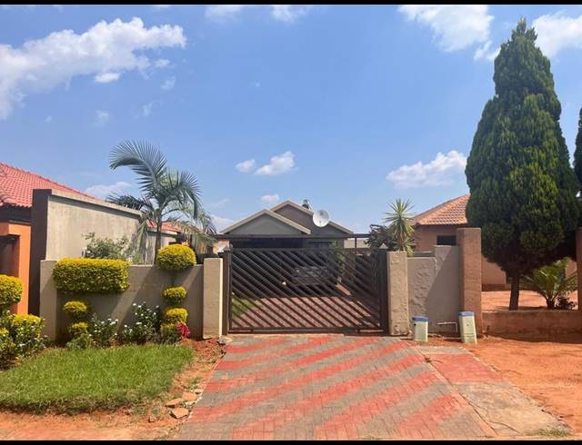2 BEDROOM HOUSE FOR SALE IN SOSHANGUVE EAST
